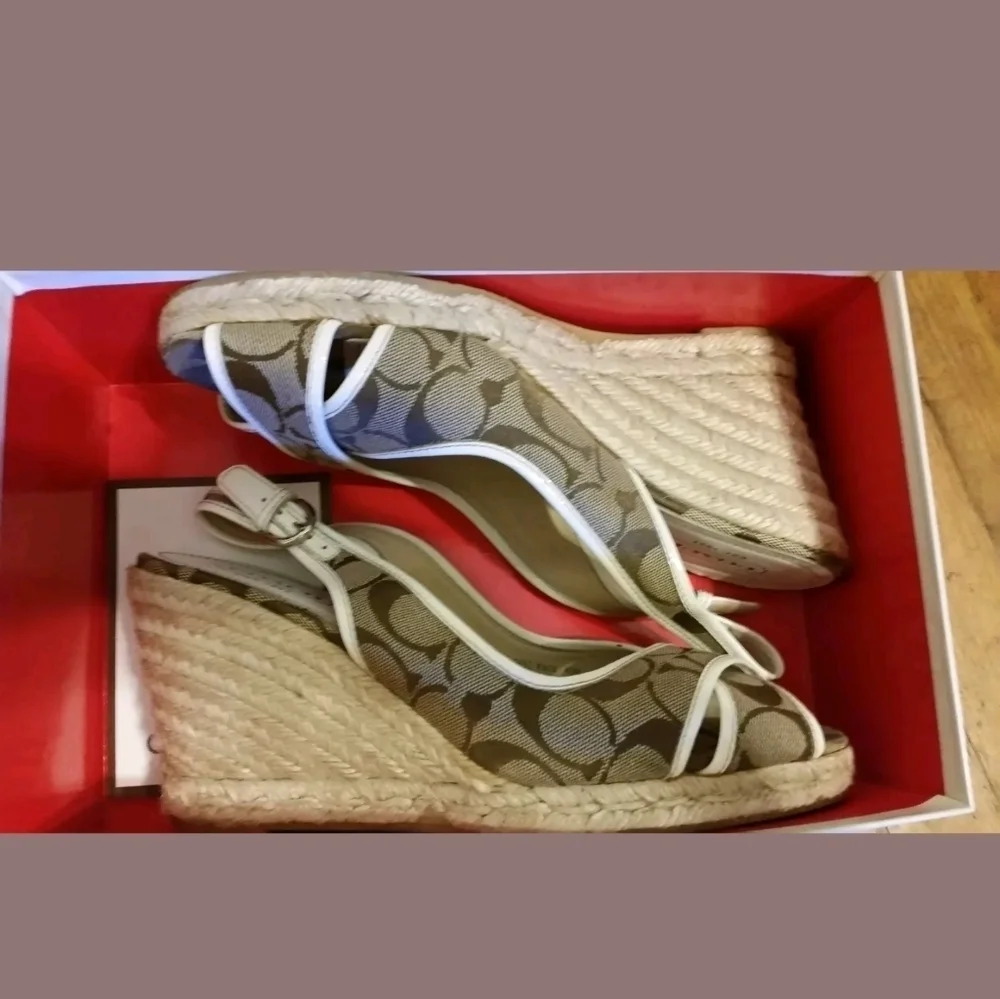 NEW AUTHENTIC VINTAGE COACH SIGNATURE C WEDGE SHOES SIZES 8 & 11